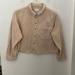 🤎AMERICAN EAGLE BUTTON DOWN LIGHT TAN SZ L HITS ABOVE THE HIPS GREAT COND.